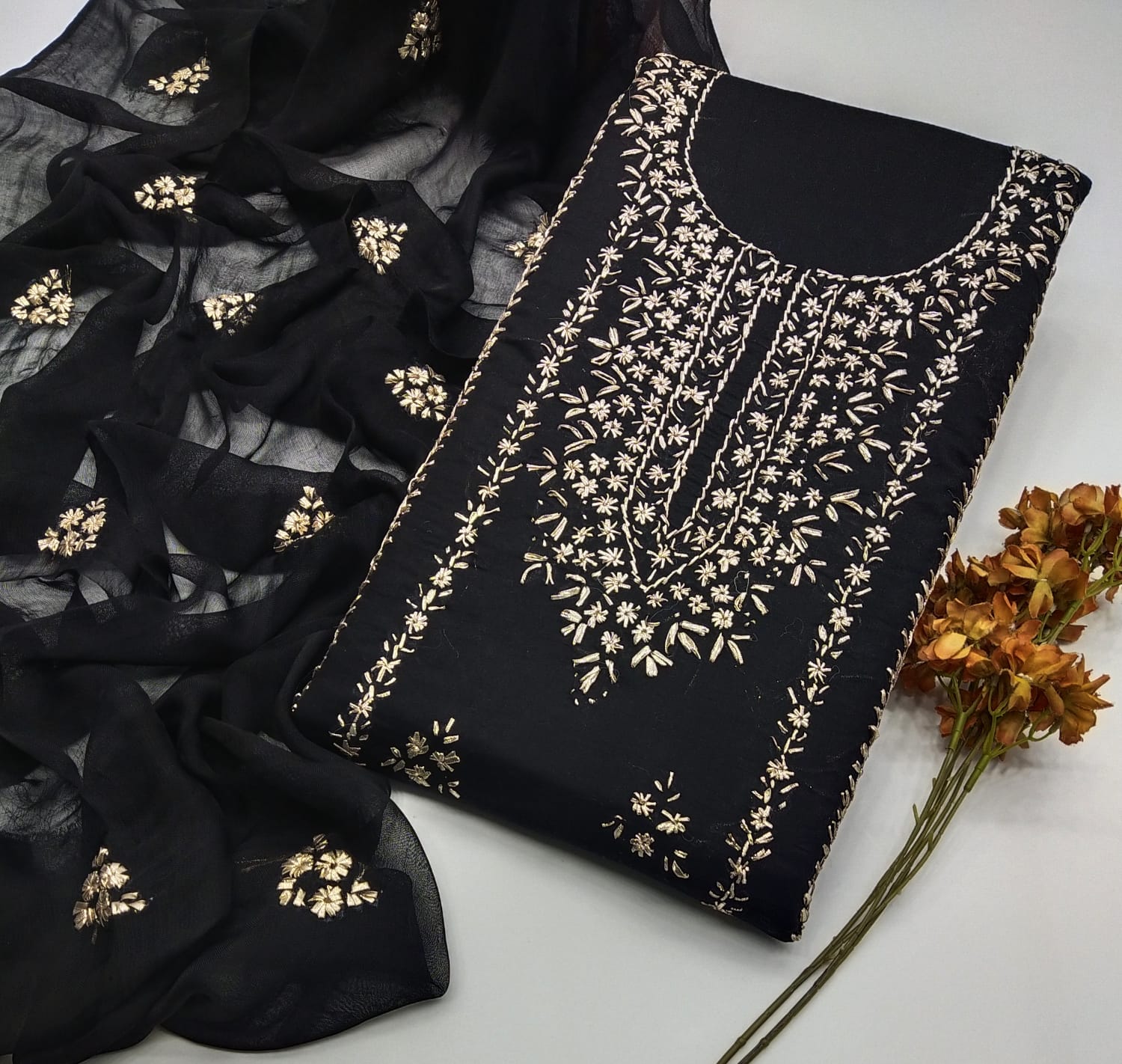 New Summer 2025 – Handmade Gota Gala Lawn Suit (3pc)